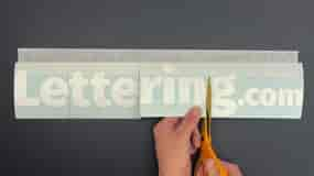 Cutting between vinyl letters