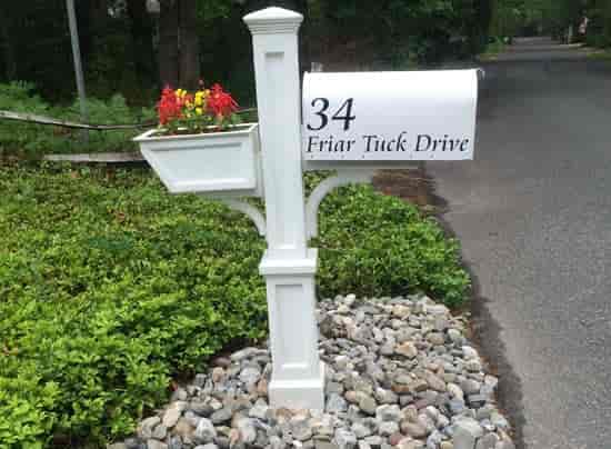 Cusotm Vinyl Mailbox Numbers And Lettering