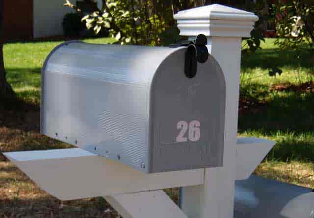 Vinyl Address Numbers on a Mailbox