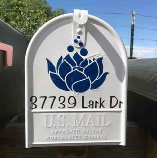 Custom Vinyl Mailbox Lettering