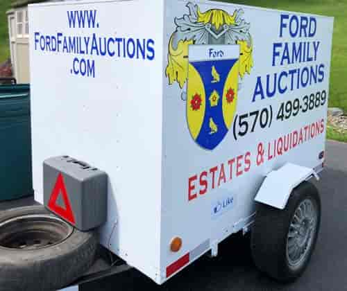 Trailer lettering and graphic decals