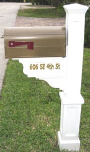 Vinyl lettering on a mailbox Vinyl lettering on a mailbox