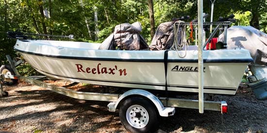 Boat name vinyl lettering