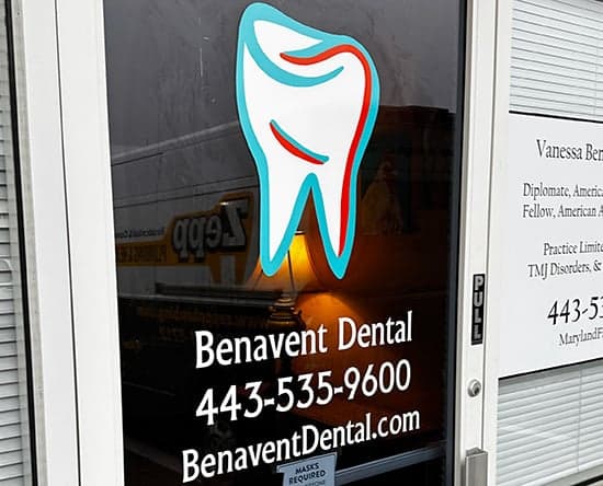 Custom Vinyl Logo for Door Window Custom Vinyl Logo for Door Window