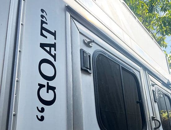Cusotm Vinyl Trailer Lettering Cusotm Vinyl Trailer Lettering