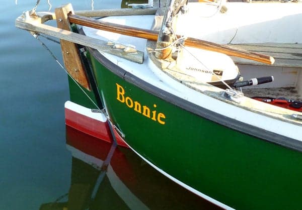 Vinyl Boat Lettering