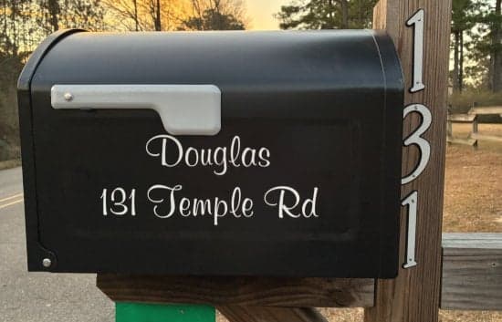 Custom Vinyl Mailbox Lettering
