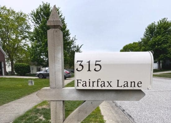 Custom Viny Mailbox Address