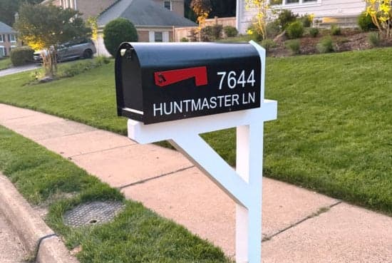 Custom Vinyl Mailbox Lettering
