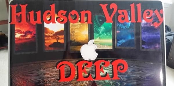 Vinyl MacBook Lettering