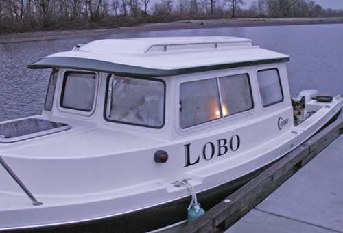 Vinyl Lettering on a Boat Vinyl Lettering on a Boat