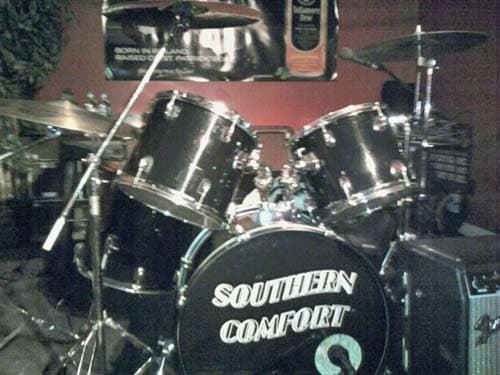 Custom Lettering on Drums Custom Lettering on Drums