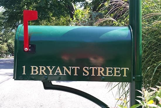 Custom Vinyl Mailbox Lettering