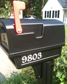 Custom Vinyl Numbers for a Mailbox Custom Vinyl Numbers for a Mailbox