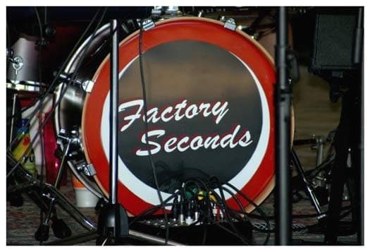 Lettering on a drumset