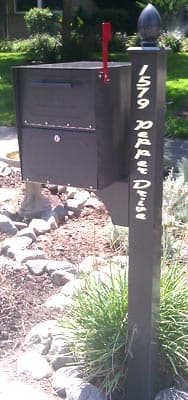 Custom vinyl lettering and numbers on a mailbox