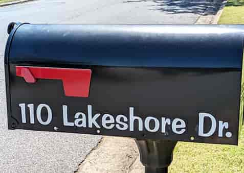 Custom Vinyl Mailbox Lettering