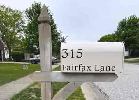 Custom Viny Mailbox Address
