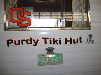 Vinyl Lettering on Trailer Vinyl Lettering on Trailer