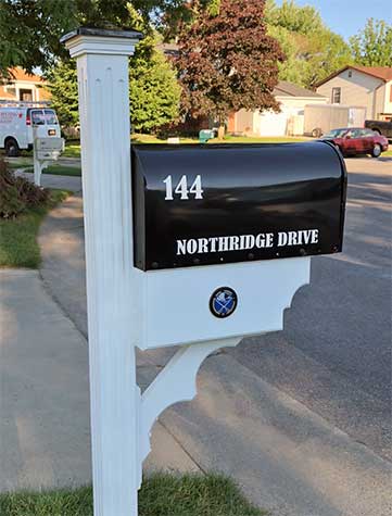 Custom mailbox lettering Custom mailbox lettering