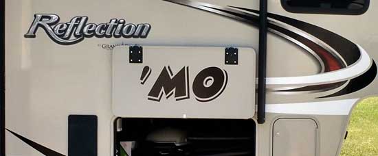Vinyl lettering on an RV Vinyl lettering on an RV