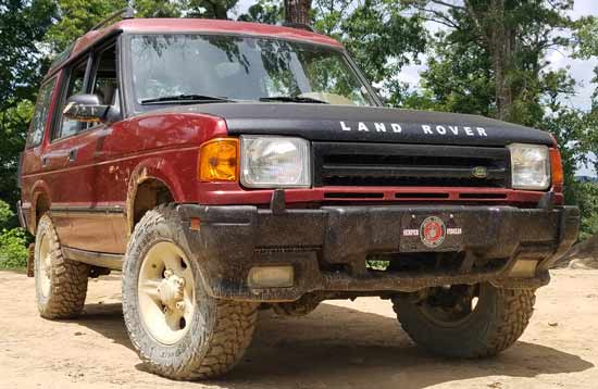 Vinyl letterong on the hood of a Land Rover Vinyl letterong on the hood of a Land Rover