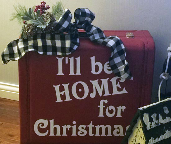 Custom Vinyl Lettering For Decorative Suitcase Custom Vinyl Lettering For Decorative Suitcase