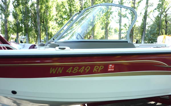 Vinyl boat registration lettering Vinyl boat registration lettering