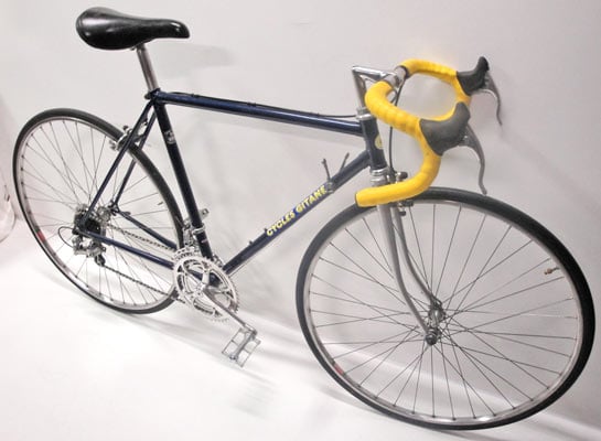 Vinyl lettering on a bicycle Vinyl lettering on a bicycle